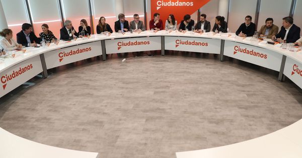 Foto: Vista general de la reunión del Comité Ejecutivo Nacional de Ciudadanos. (EFE)