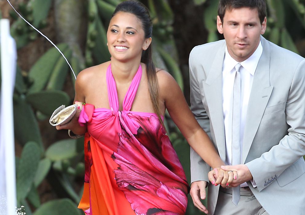 Foto: El futbolista Lionel Messi y su novia, Antonella Roccuzzo, durante la boda de Andrés Iniesta (Gtres)