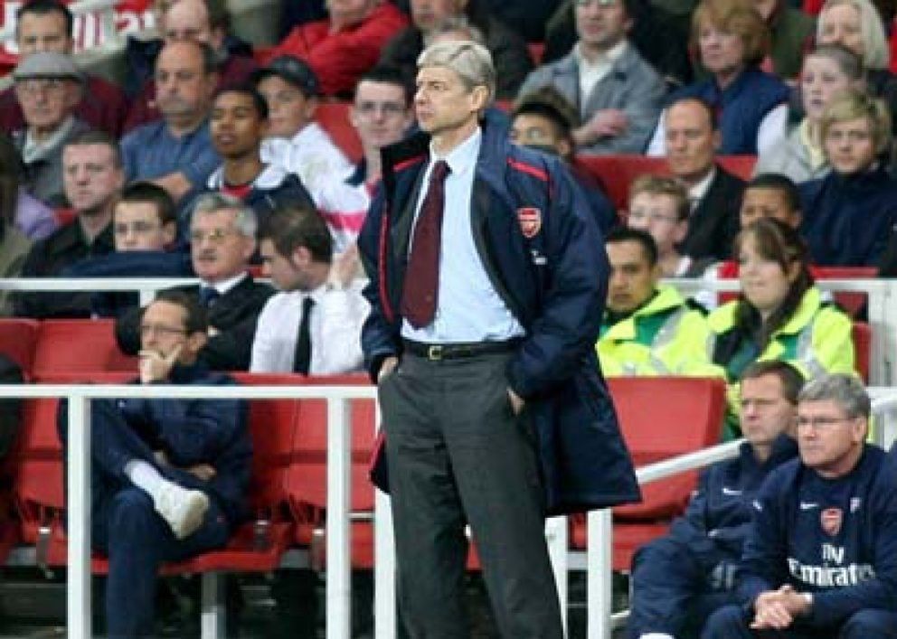 Foto: Wenger es multado en Inglaterra por llamar "mentiroso" a un árbitro