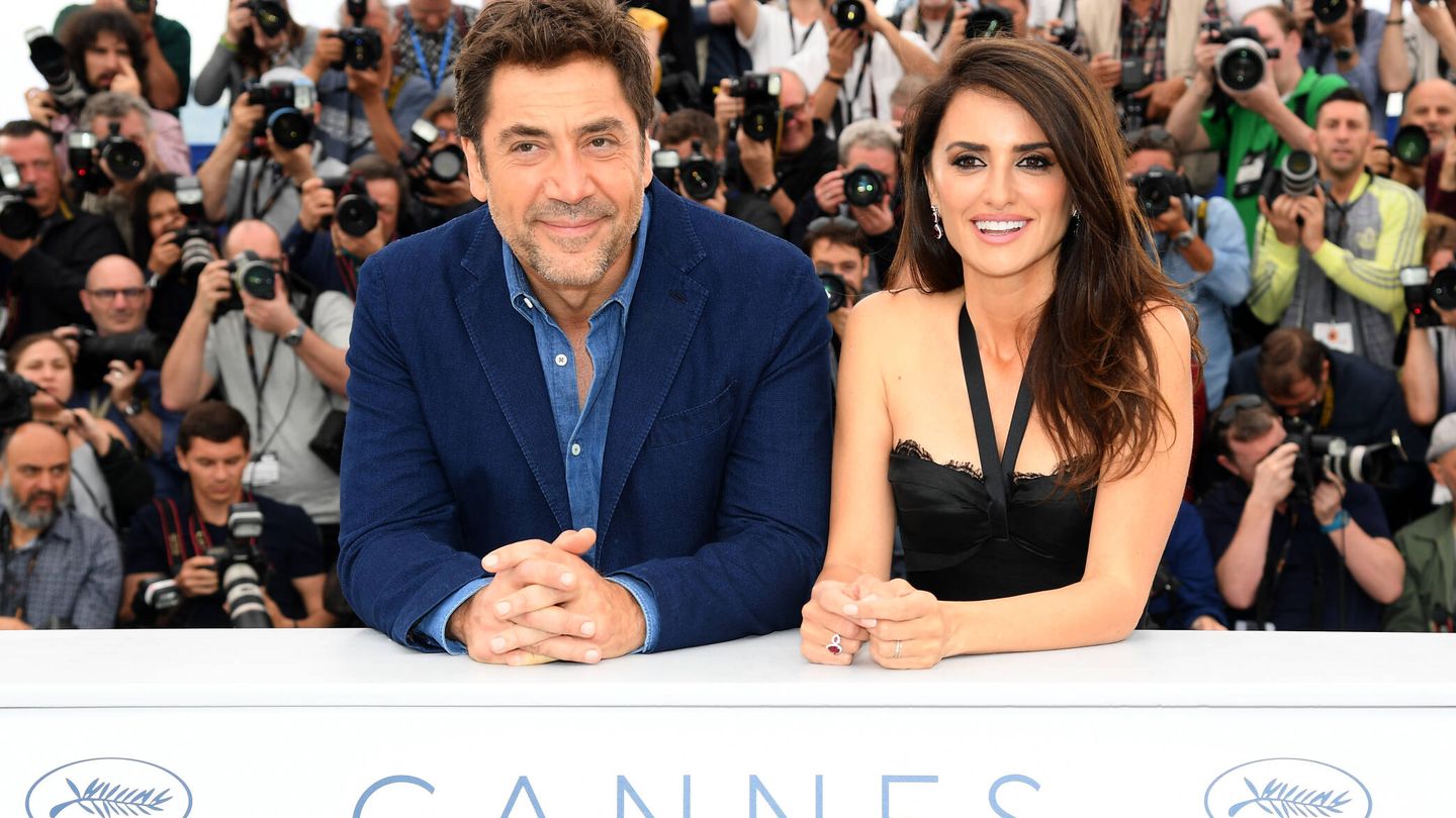 Bardem y Penélope, presentando en Cannes 'Todos lo saben', del oscarizado Farhadi. (Getty)