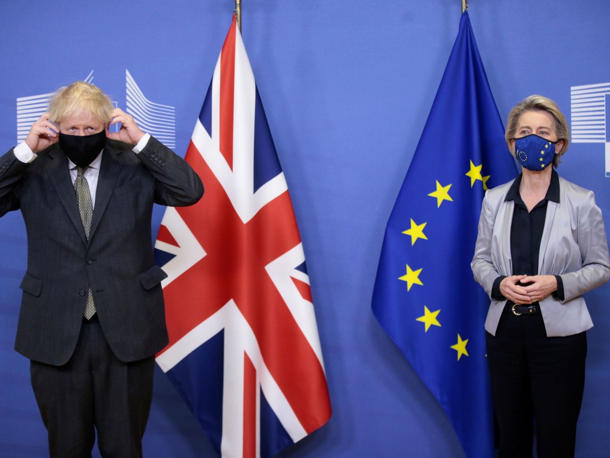 Foto: La presidenta de la Comisión Europea junto al primer ministro británico. (Reuters)