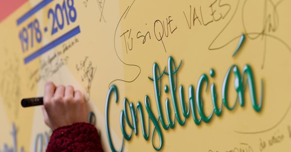 Foto: Actos por el 40 aniversario de la Constitución en Valladolid. (EFE)