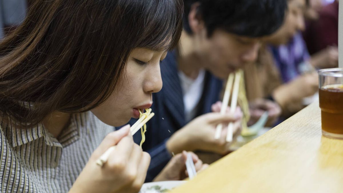 Sorber es un placer: según un estudio, este gesto tan asiático hace que la comida sepa mejor