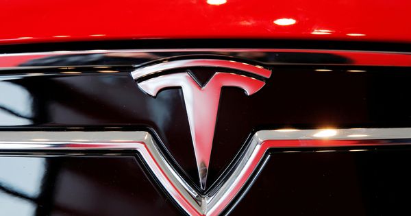 Foto: Logotipo de Tesla (Reuters)