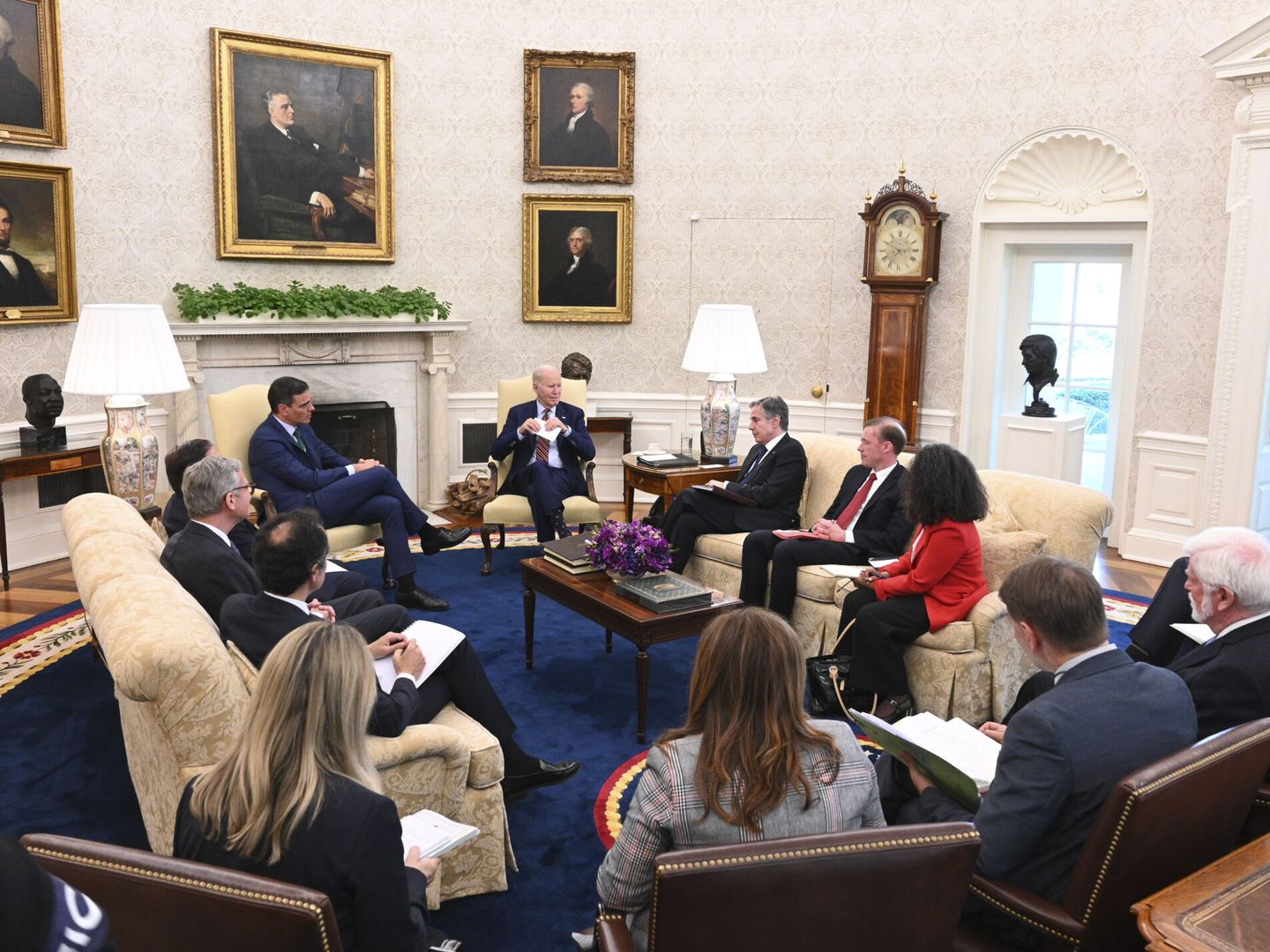 El presidente del Gobierno, Pedro Sánchez, durante el encuentro con el presidente de EEUU, Joe Biden. (EFE/Moncloa/Borja Puig de la Bellacasa)