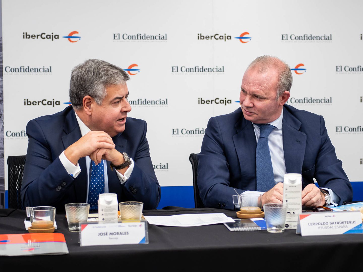 José Morales, director territorial de Madrid y Noreste de Ibercaja, y Leopoldo Satrústegui, director general de Hyundai España.