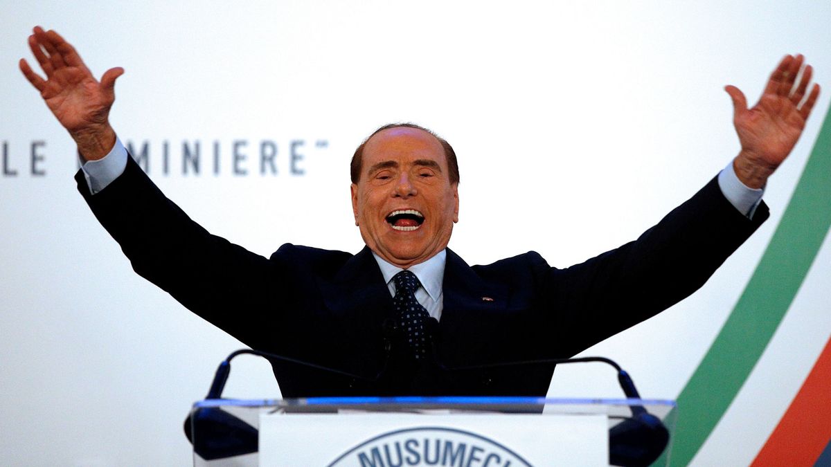 Berlusconi, exprimer ministro italiano, ingresado de urgencia en un hospital