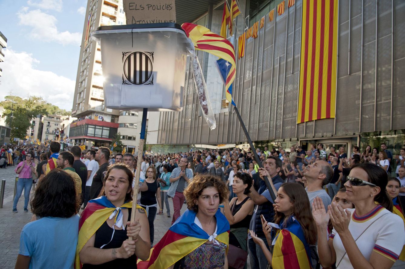 Manifestación en favor de la independencia de Cataluña en Girona. (EFE)