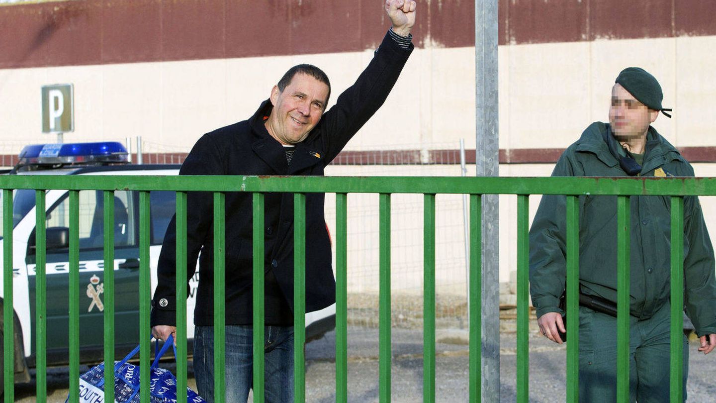 Arnaldo Otegi, a su salida de la cárcel en 2016. (EFE)