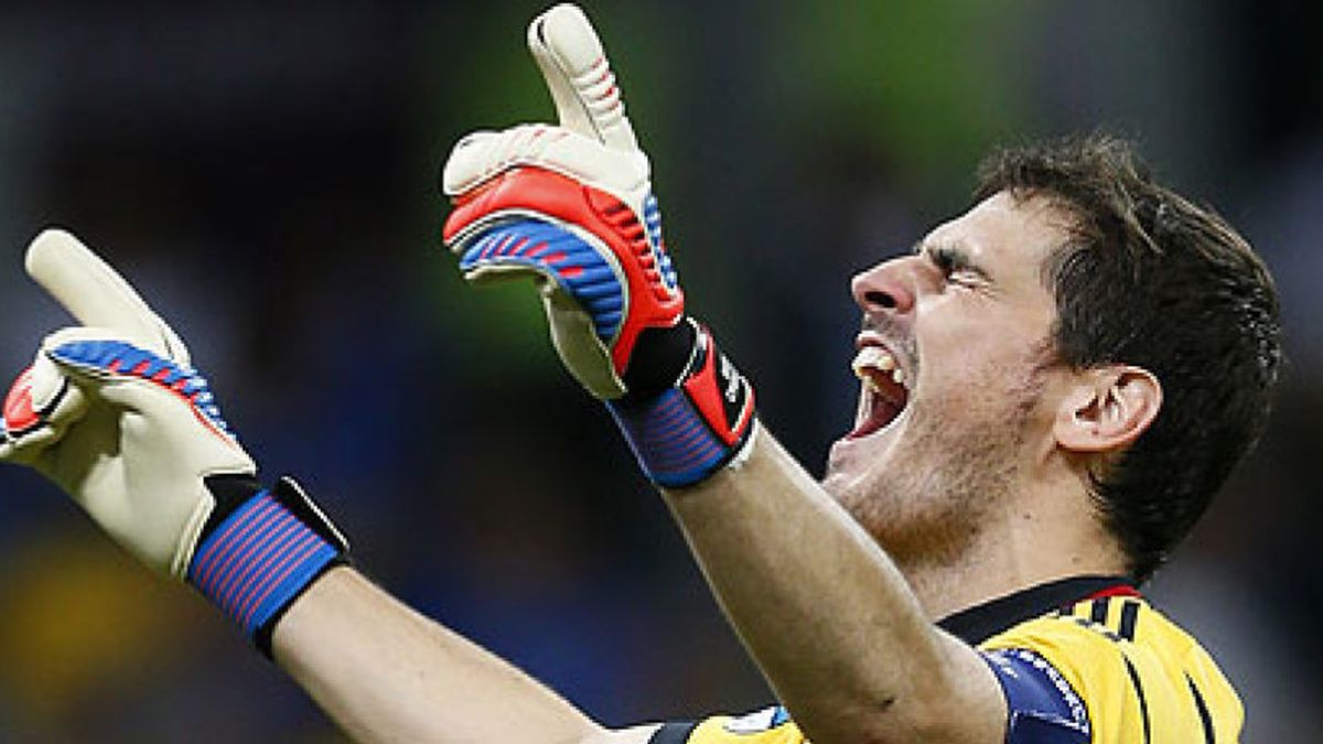 Casillas piensa en Messi, Cristiano, Xavi e Iniesta para el Balón de Oro 2012