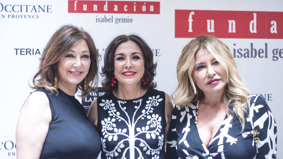  Isabel Gemio “vende” los vestidos de Ana Rosa Quintana, Anne Igartiburu y Campos 