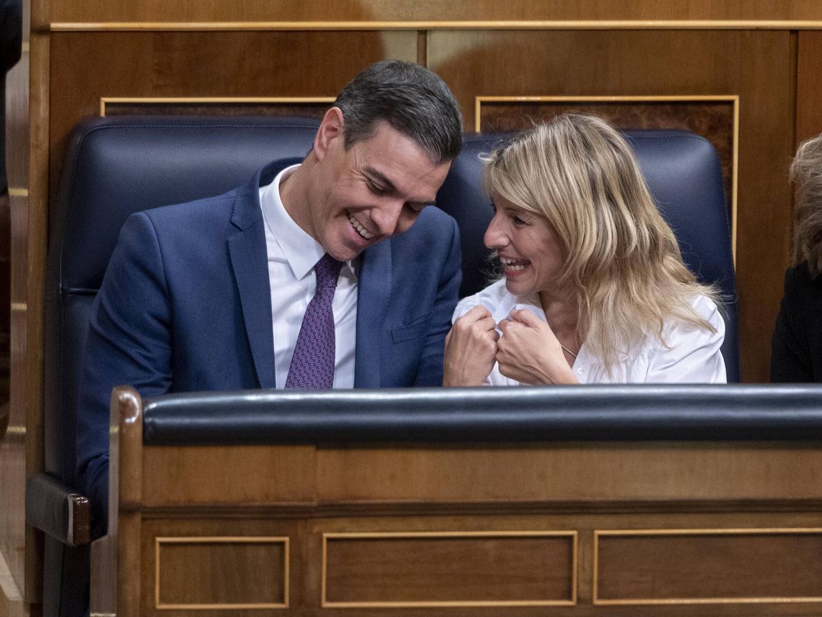 Foto: Pedro Sánchez y Yolanda Díaz, en una imagen de archivo en el Congreso de los Diputados. (Europa Press/Alberto Ortega)