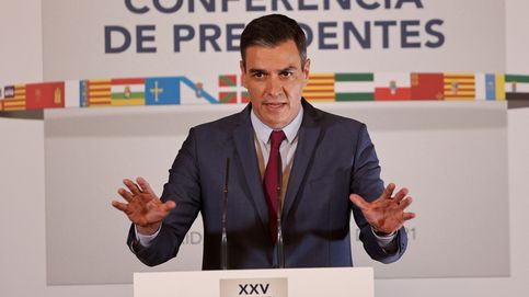 Pedro Sánchez resbala por la peligrosa ladera antipolítica