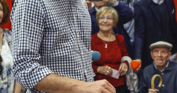 Foto: Pedro Sánchez vota en las primarias del PSOE. (EFE)