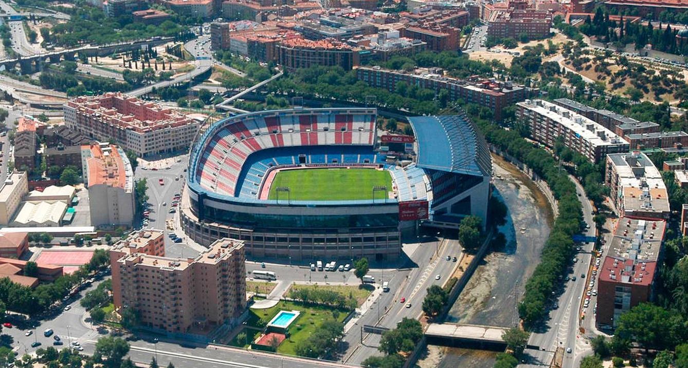 Este era el aspecto aéreo del Vicente Calderón. (Ayuntamiento de Madrid)