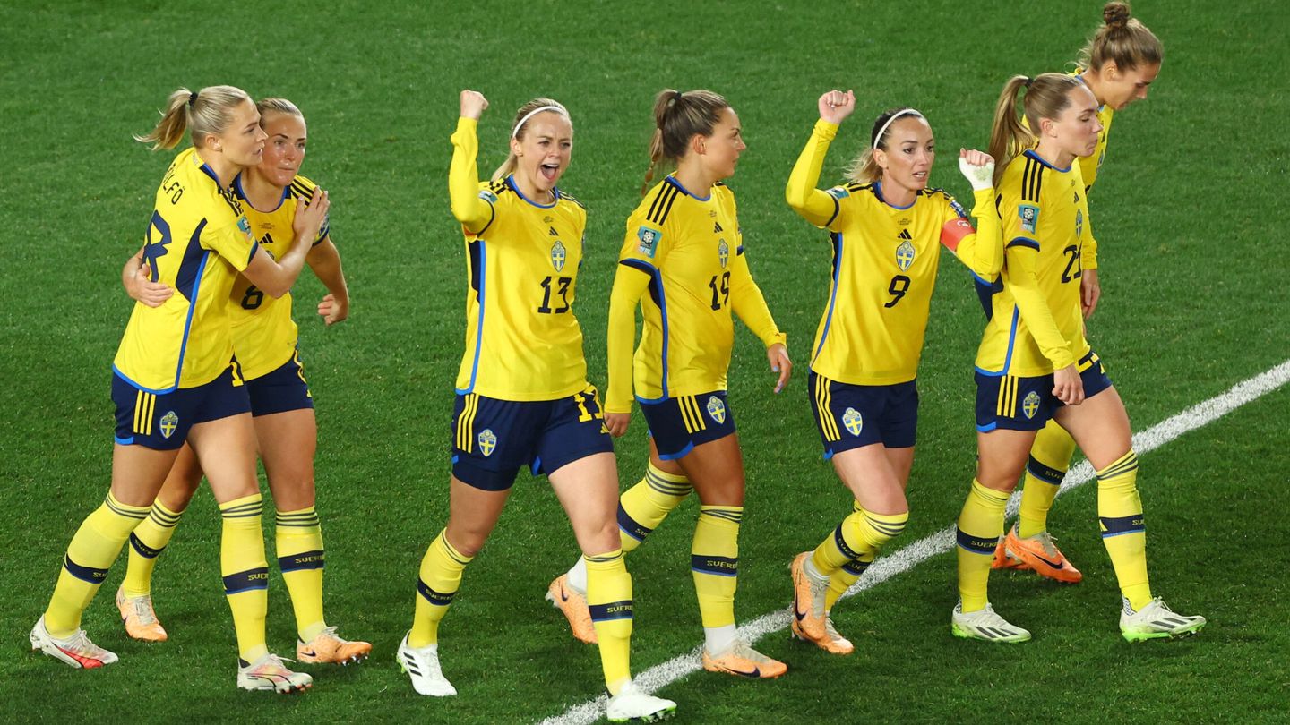 Las jugadoras de Suecia después del gol de Amanda Ilestedt. (Reuters/Hannah Mckay)