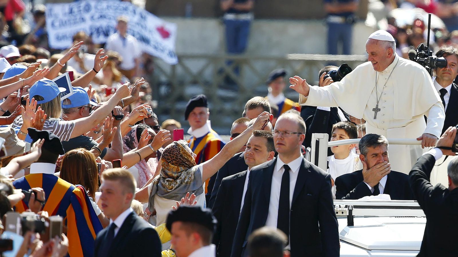 Foto: El Papa Francisco en la Plaza de San Pedro, en el Vaticano (Reuters).