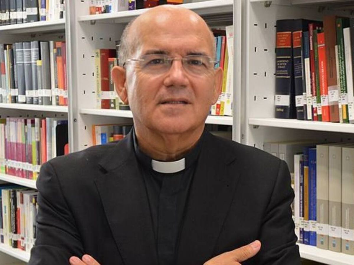 Foto: El padre José Luis Sánchez, vicario de Cultura y RRII de la diócesis de Valencia. 