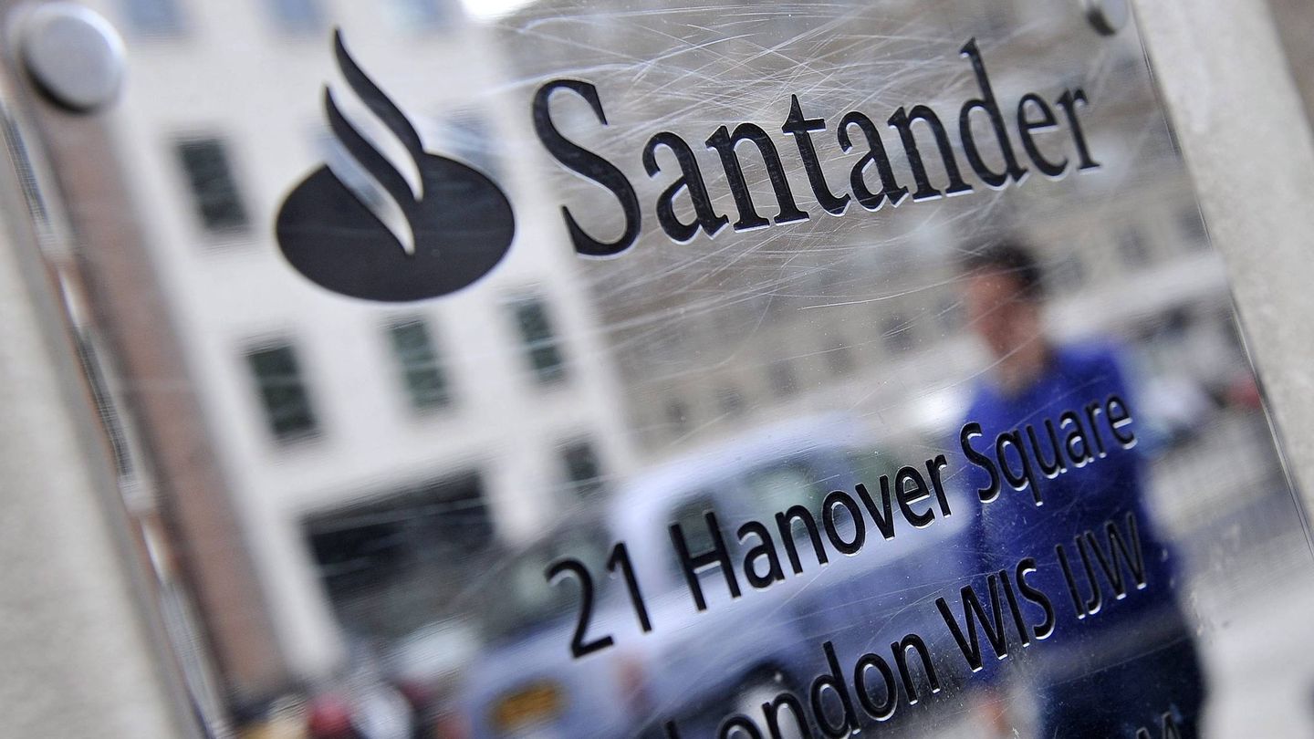 Sucursal de Santander en Londres. (EFE/Andy Rain)