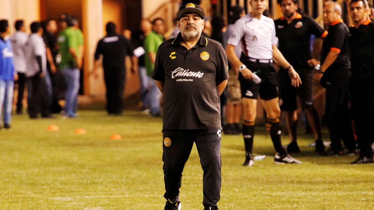 Maradona pide a Messi que se retire y no vuelva más a la selección argentina