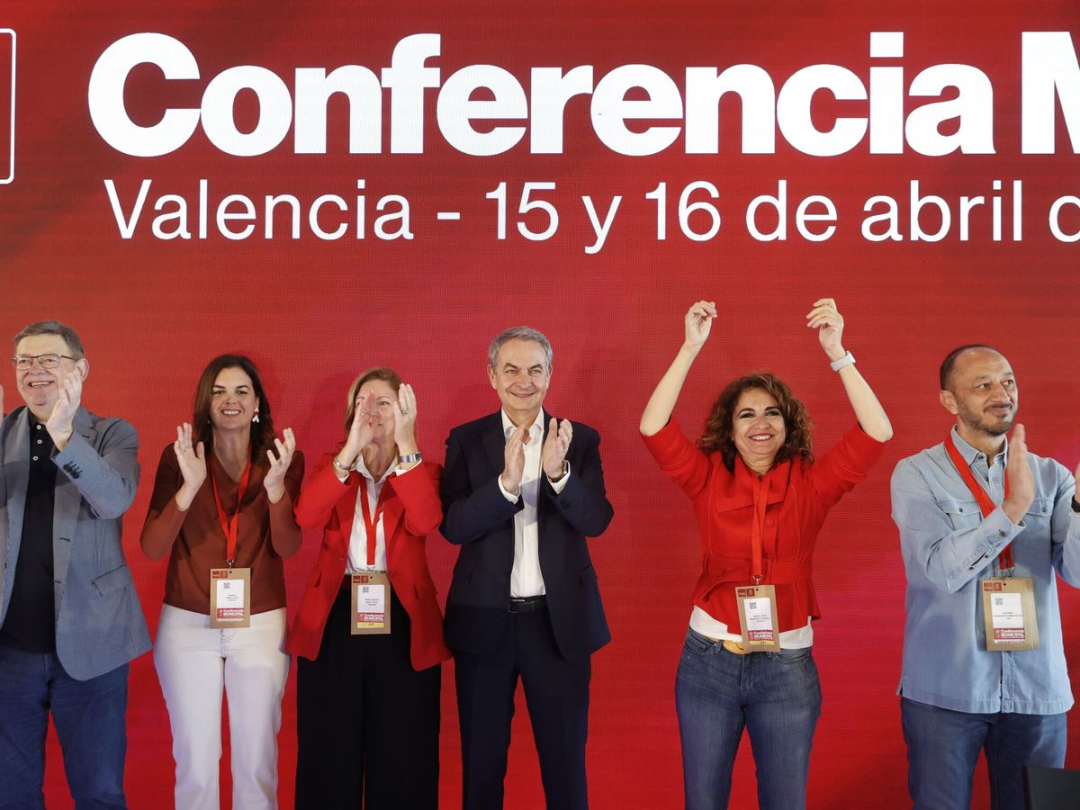 Foto: Inauguración de la conferencia municipal del PSOE este sábado en Valencia con el expresidente José Luis Rodríguez Zapatero. (EFE/Kai Försterling)