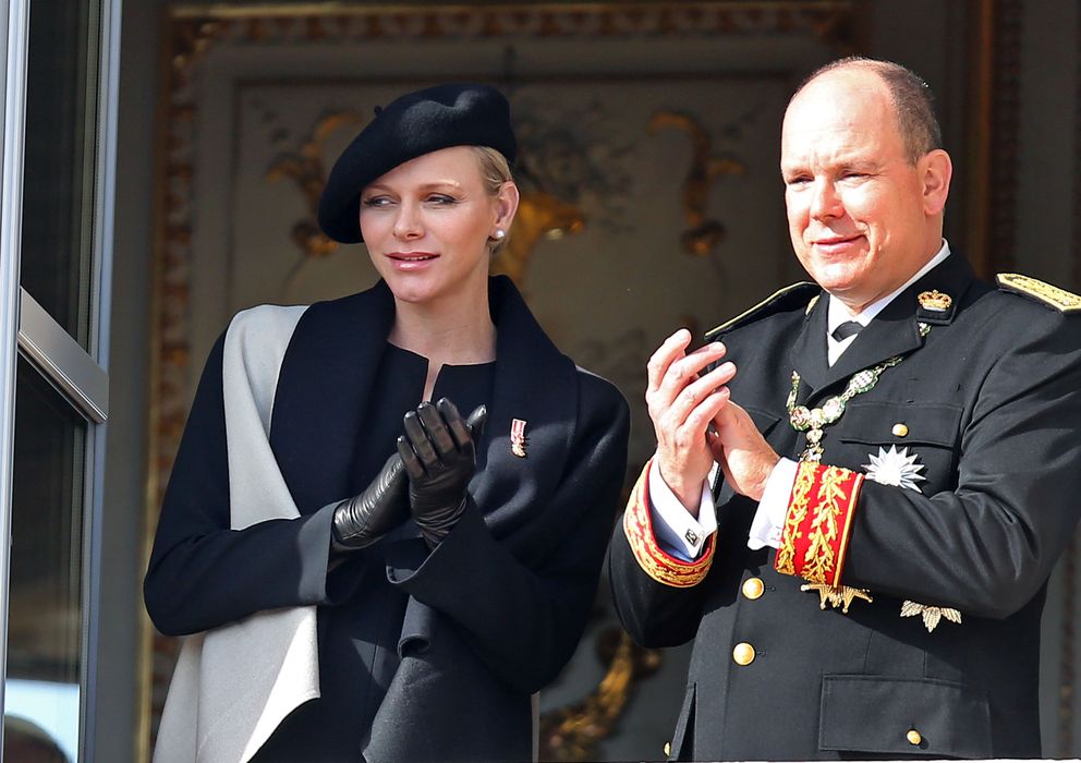 Foto: El príncipe Alberto, junto a su esposa Charlene en el Día Nacional de Mónaco (Gtres)