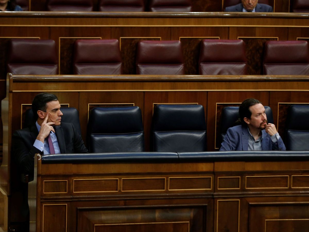 Foto: El presidente del Gobierno, Pedro Sánchez, y su vicepresidente, Pablo Iglesias, en el Congreso de los Diputados. (EFE)