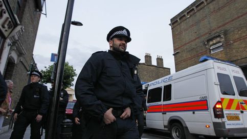 La policía de Londres busca a 5 hombres que han disparado a una multitud en Camden