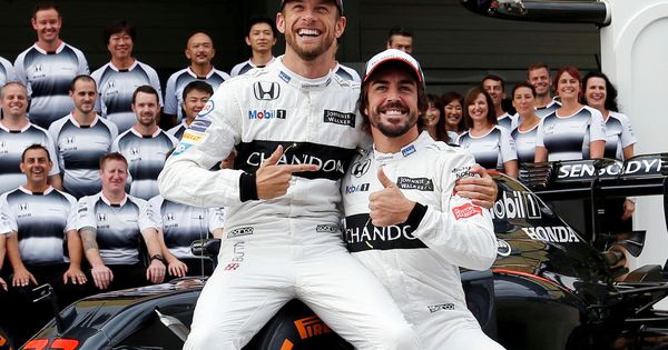 Foto: Jenson Button y Fernando Alonso el año pasado. (Reuters)