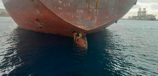 Post de Odisea y milagro desde Nigeria a Canarias: viajan 11 días en la pala del timón de un buque