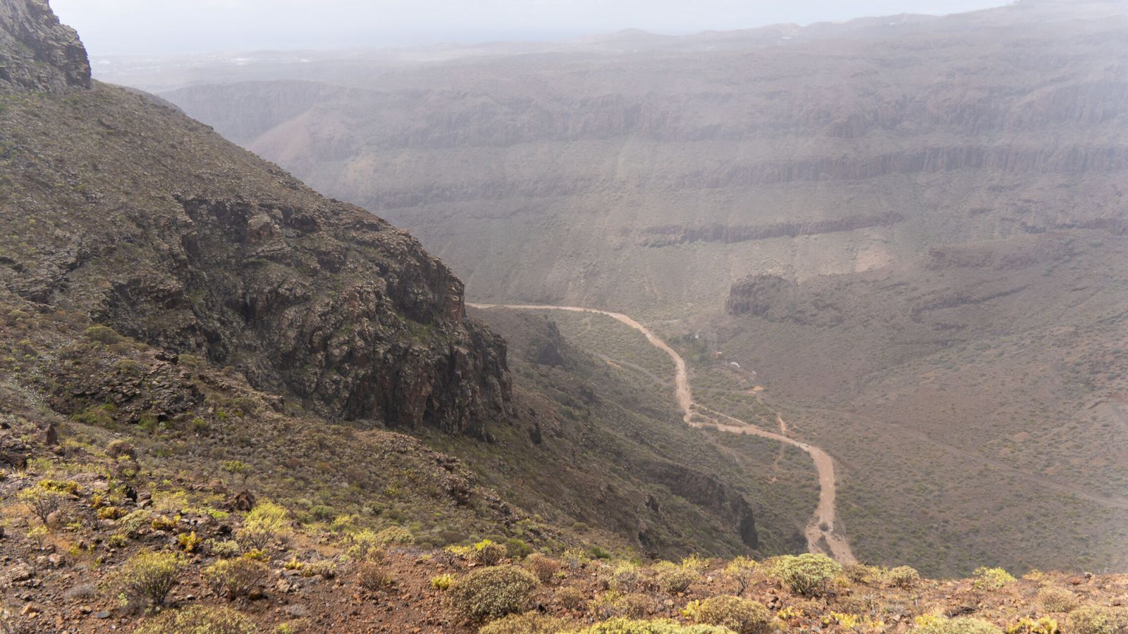 Rescatada una mujer de 55 años tras sufrir una caída hacia un barranco en Arona (Tenerife)