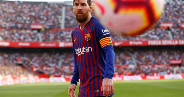 Foto: Leo Messi, en el estadio Sánchez Pizjuán de Sevilla. (EFE)