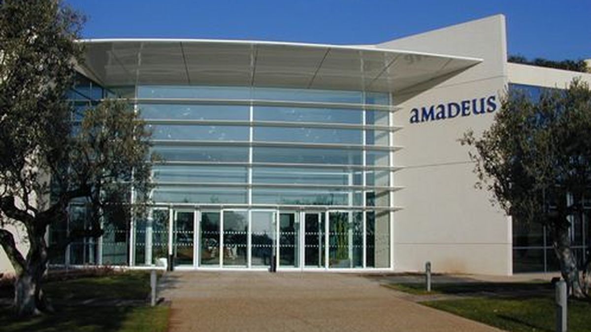 Amadeus supera por primera vez los 28 euros tras su expansión en Estados Unidos 