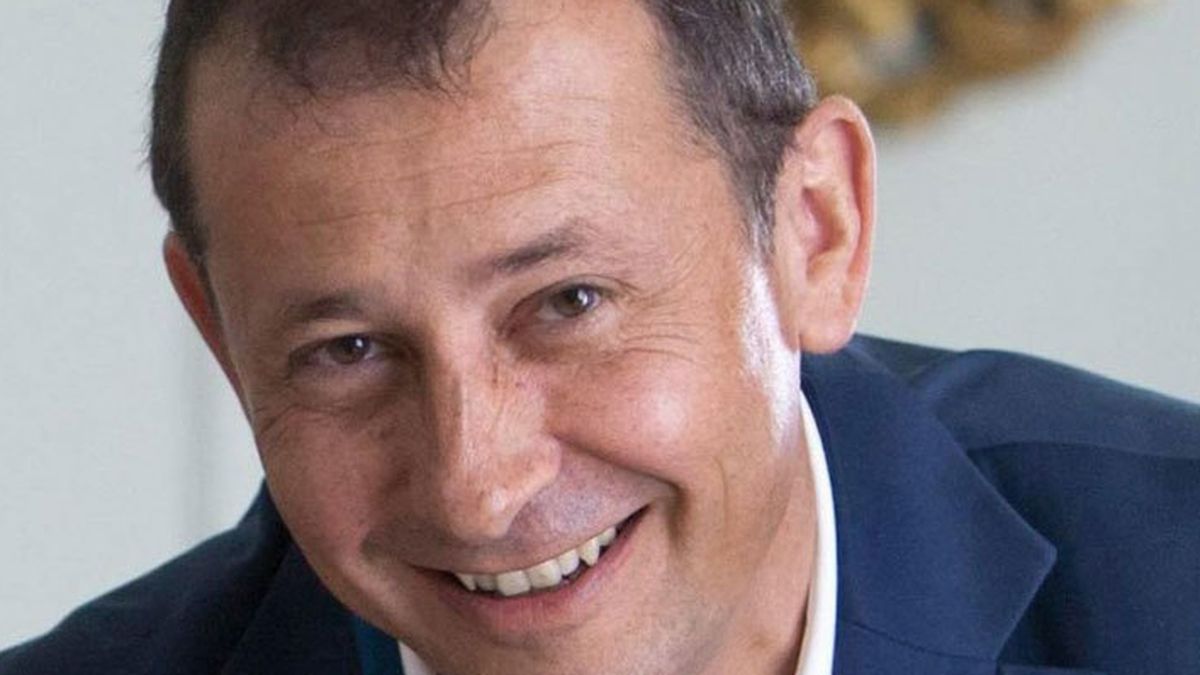 Carlos Espinós, CEO de Hispasat, elegido Ingeniero del Año 2014
