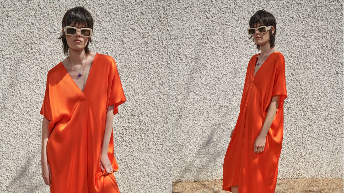 Vestido túnica naranja de Zara. (Cortesía)