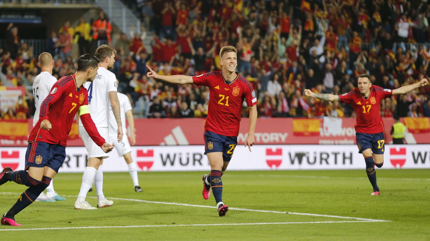 Dani Olmo marcó el primer gol de España a Noruega en La Rosaleda. (EFE/Jorge Zapata).