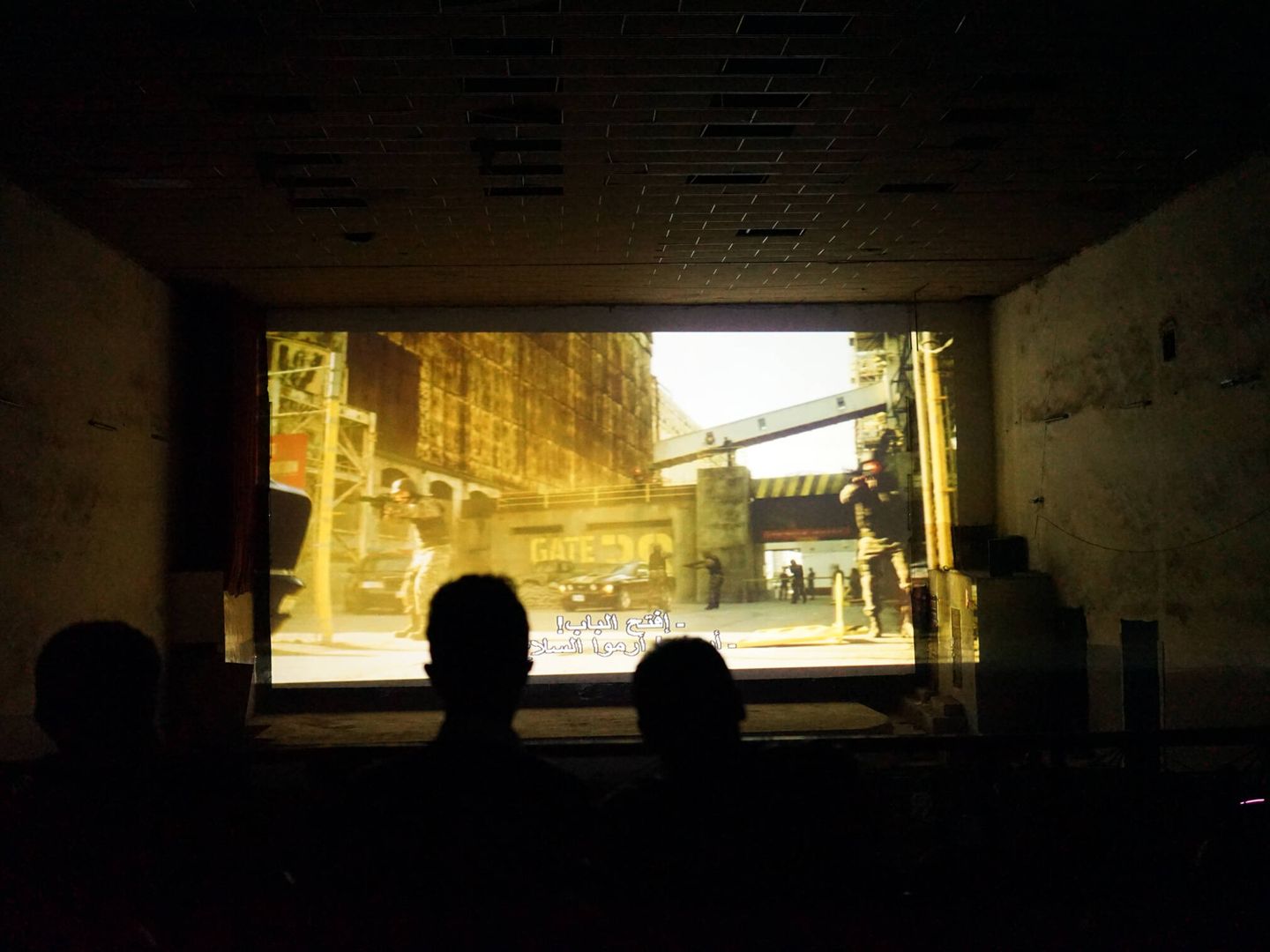 Una proyección en The National Cinema, el único cine abierto en todo Yemen. (Cedida)