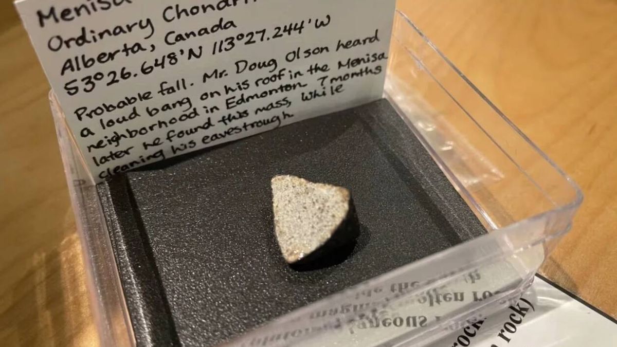Un hombre halla un 'raro' meteorito en el tejado de su casa