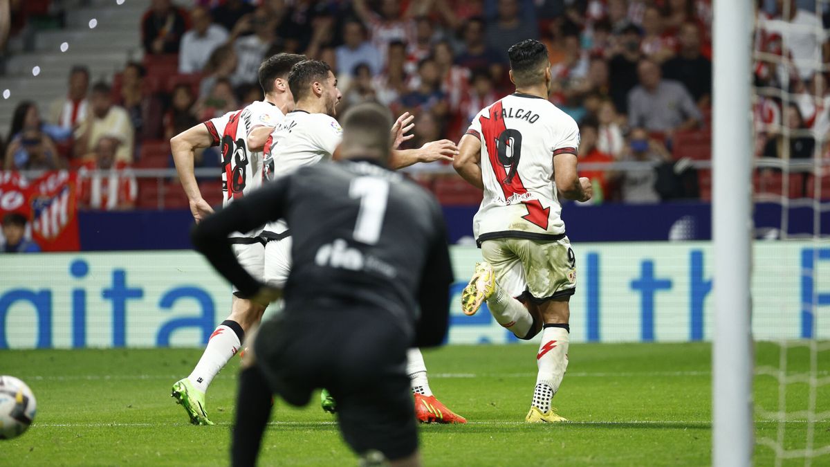El zarpazo de Falcao en el descuento deja al Atlético de Madrid con la miel en los labios (1-1)