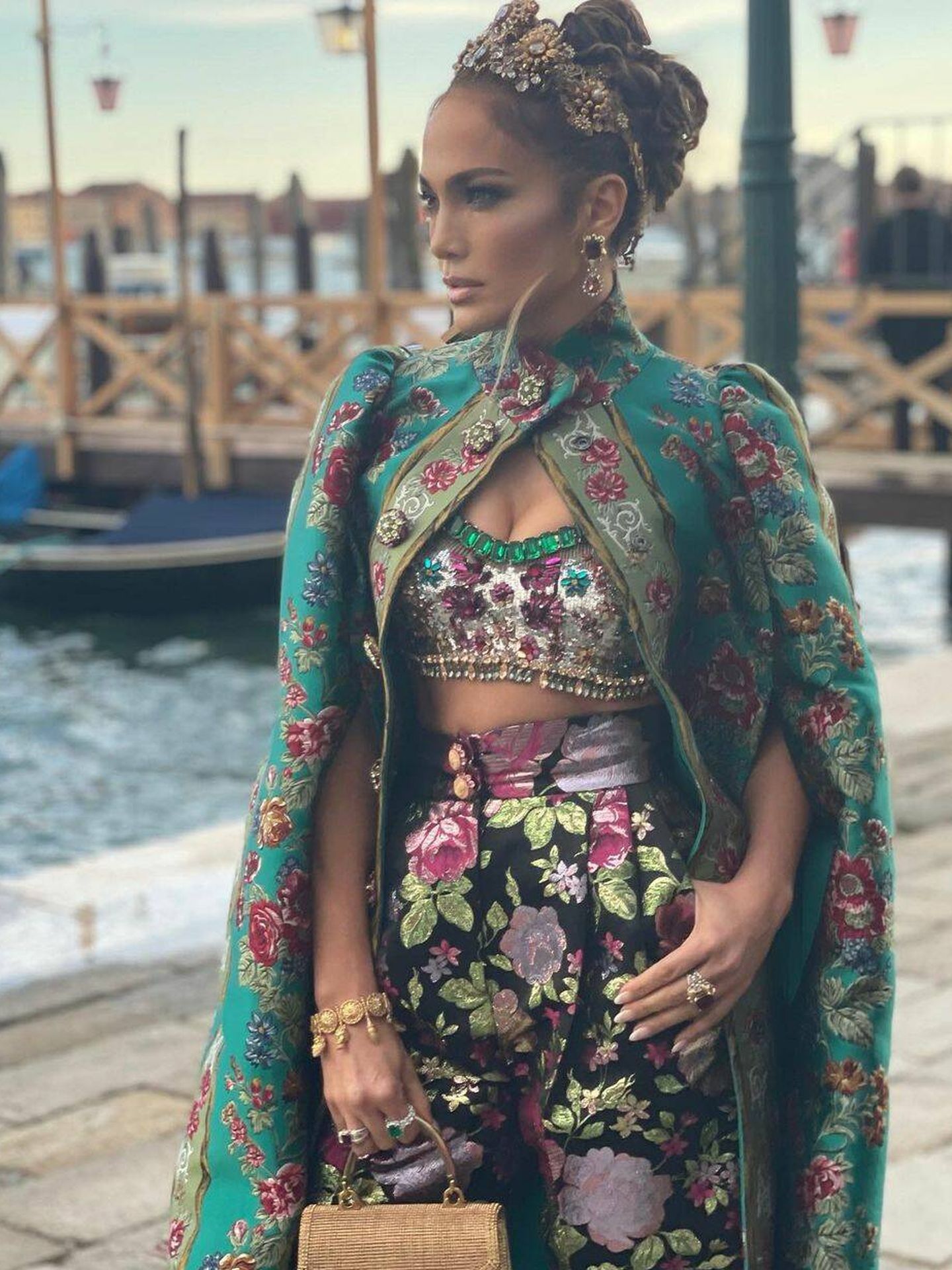 Jennifer Lopez llegando a la fiesta de Dolce Gabbana. (Instagram)