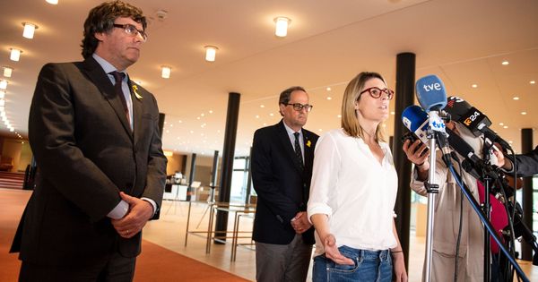 Foto: Puigdemont, Torra y Artadi tras la reunión mantenida en un hotel de Berlín en junio. (EFE)