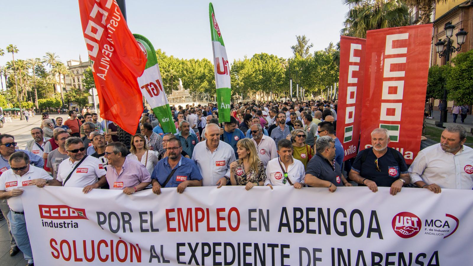 Foto: Manifestación de trabajadores de Abengoa en Sevilla (EFE)