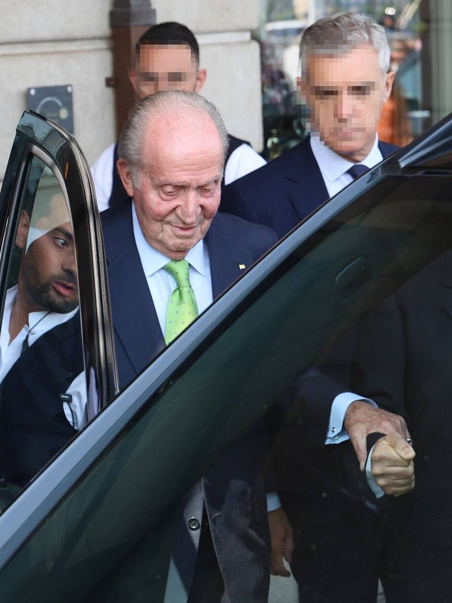 Don Juan Carlos, de camino a la graduación de su nieta. (Europa Press)