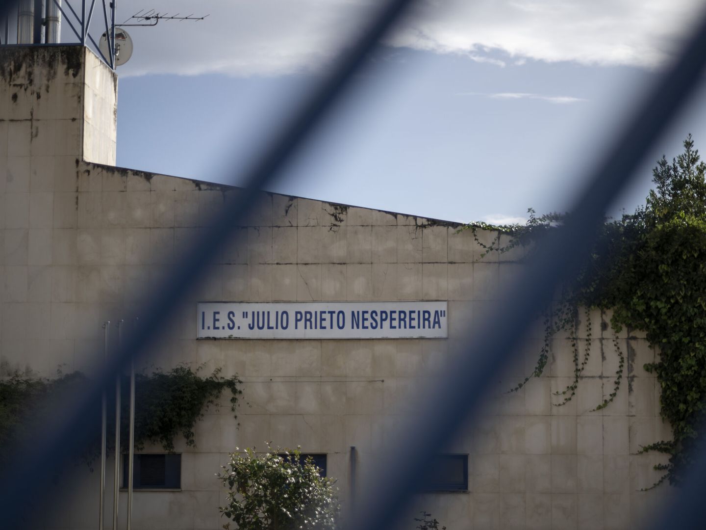 Vista exterior del instituto Julio Prieto Nespereira. (EFE/Brais Lorenzo)