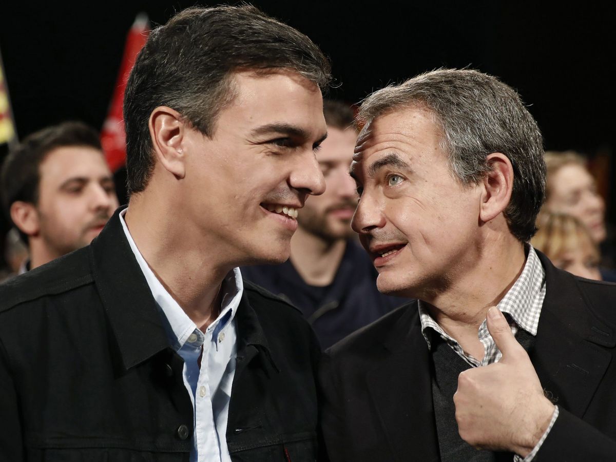 Foto: El presidente del Gobierno, Pedro Sánchez, y el expresidente José Luis Rodríguez Zapatero. (EFE)