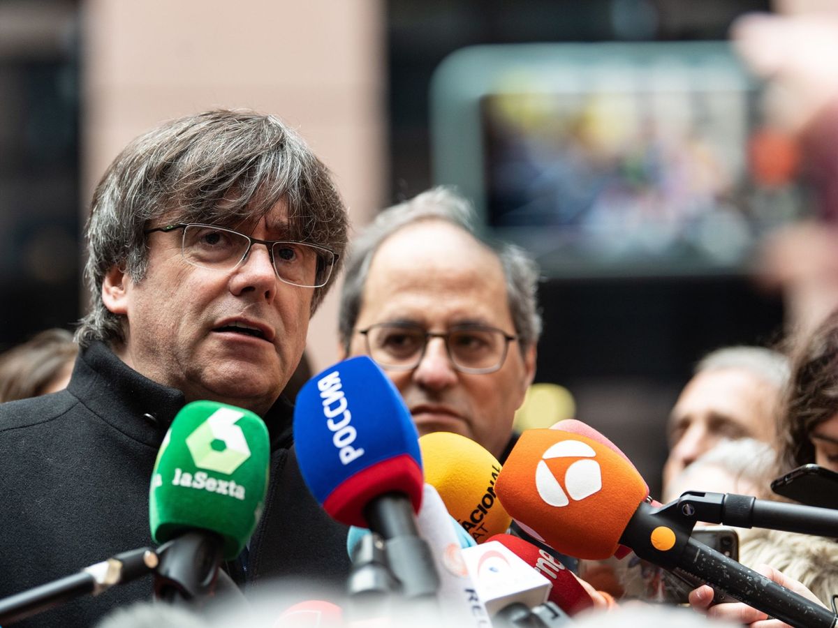 Foto: El expresidente de la Generalitat Carles Puigdemont y el 'president' Quim Torra. (EFE)