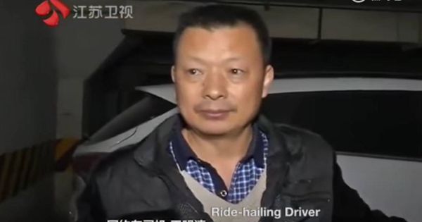 Foto: El taxista Wang Mingqing, de Chengdu. (Foto: YouTube)