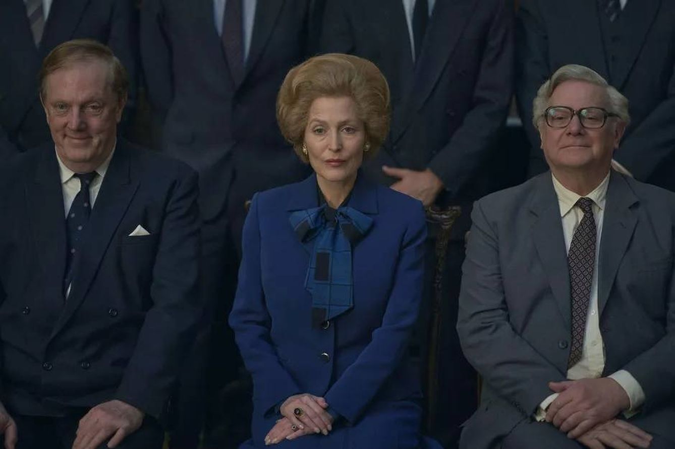 La actriz Gillian Anderson, como Margaret Thatcher en la serie 'The Crown'. (Netflix)