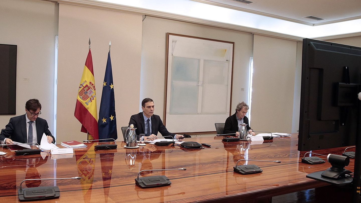 Reunión de Illa, Sánchez y Simón con el comité de expertos original. (EFE)