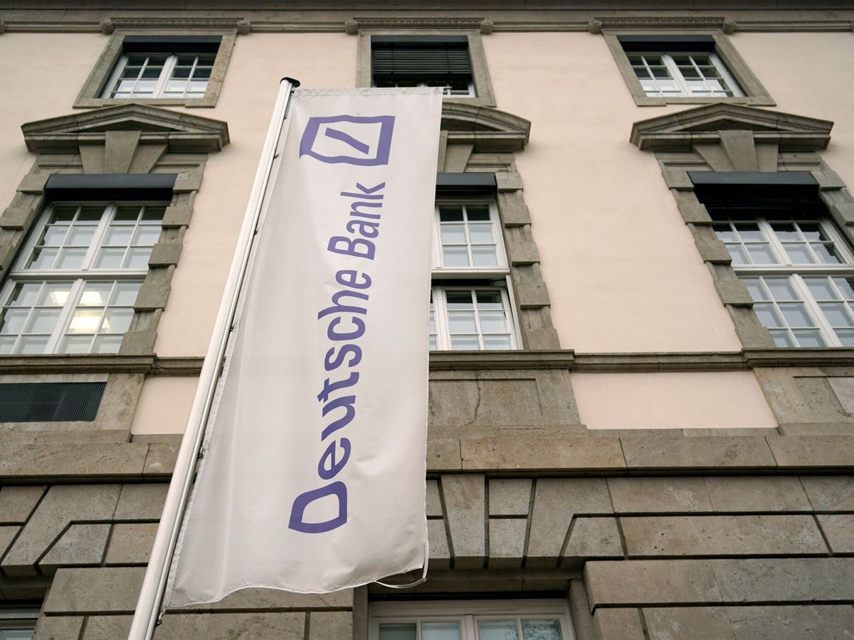 Foto: Exterior de una sucursal de Deutsche Bank. (Ronald Wittek)